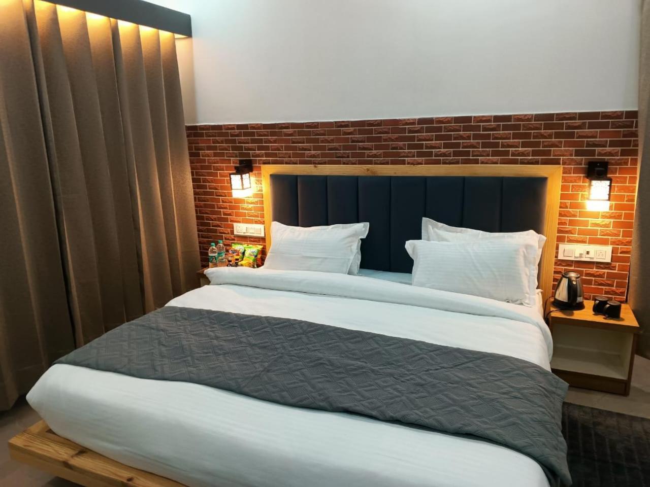 Red Roof Inn Ramnagar  Ngoại thất bức ảnh