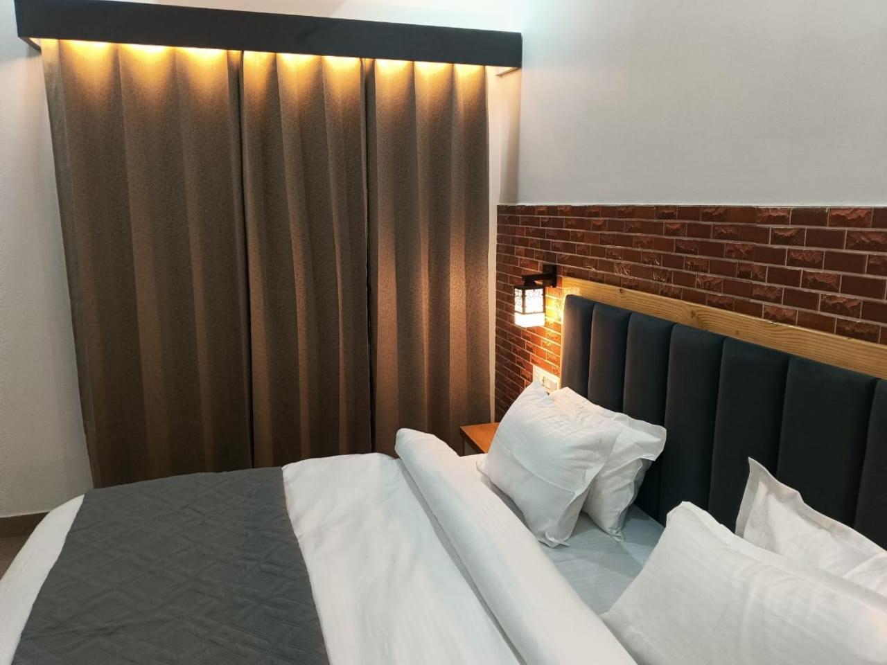 Red Roof Inn Ramnagar  Ngoại thất bức ảnh