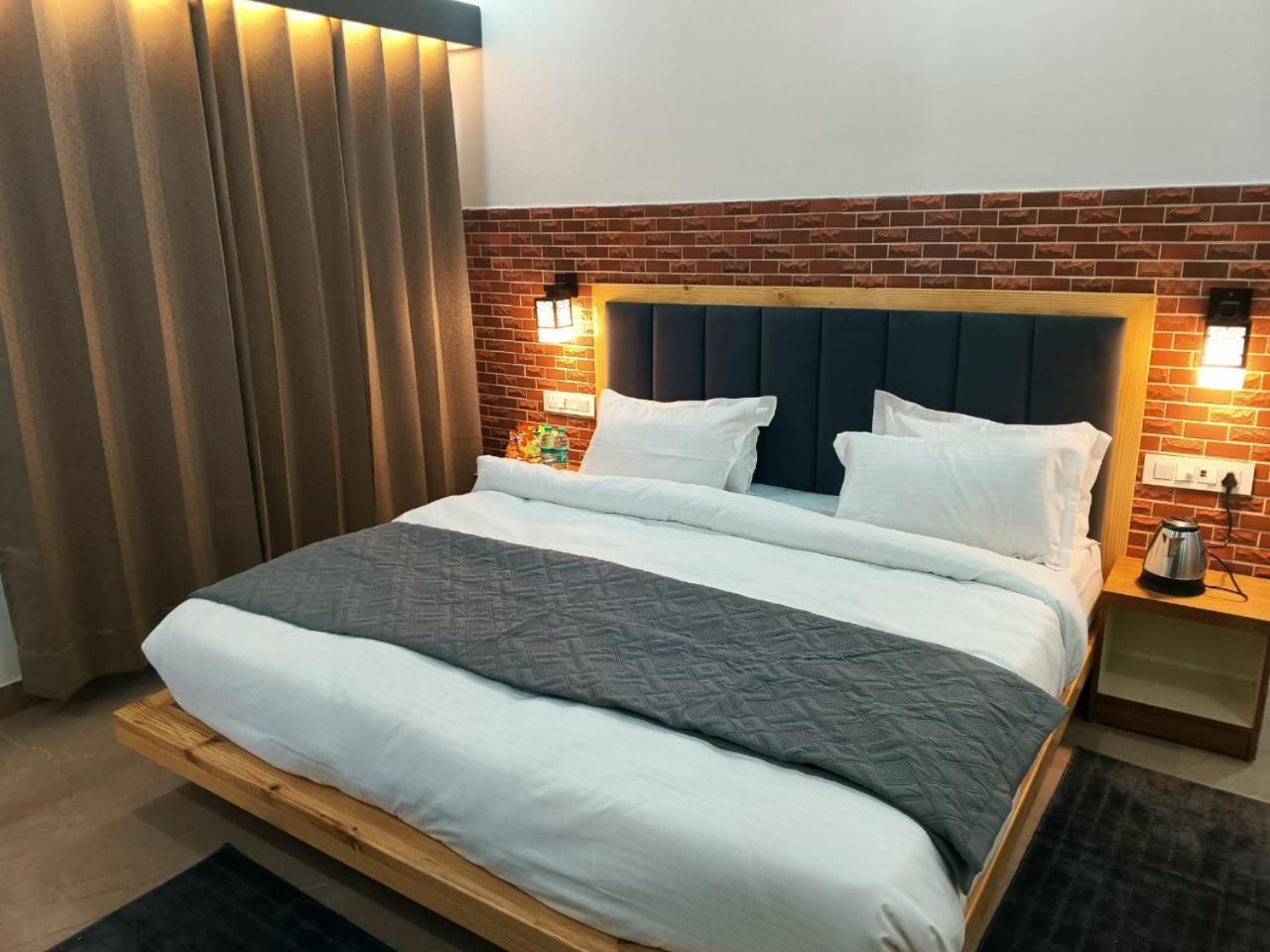 Red Roof Inn Ramnagar  Ngoại thất bức ảnh