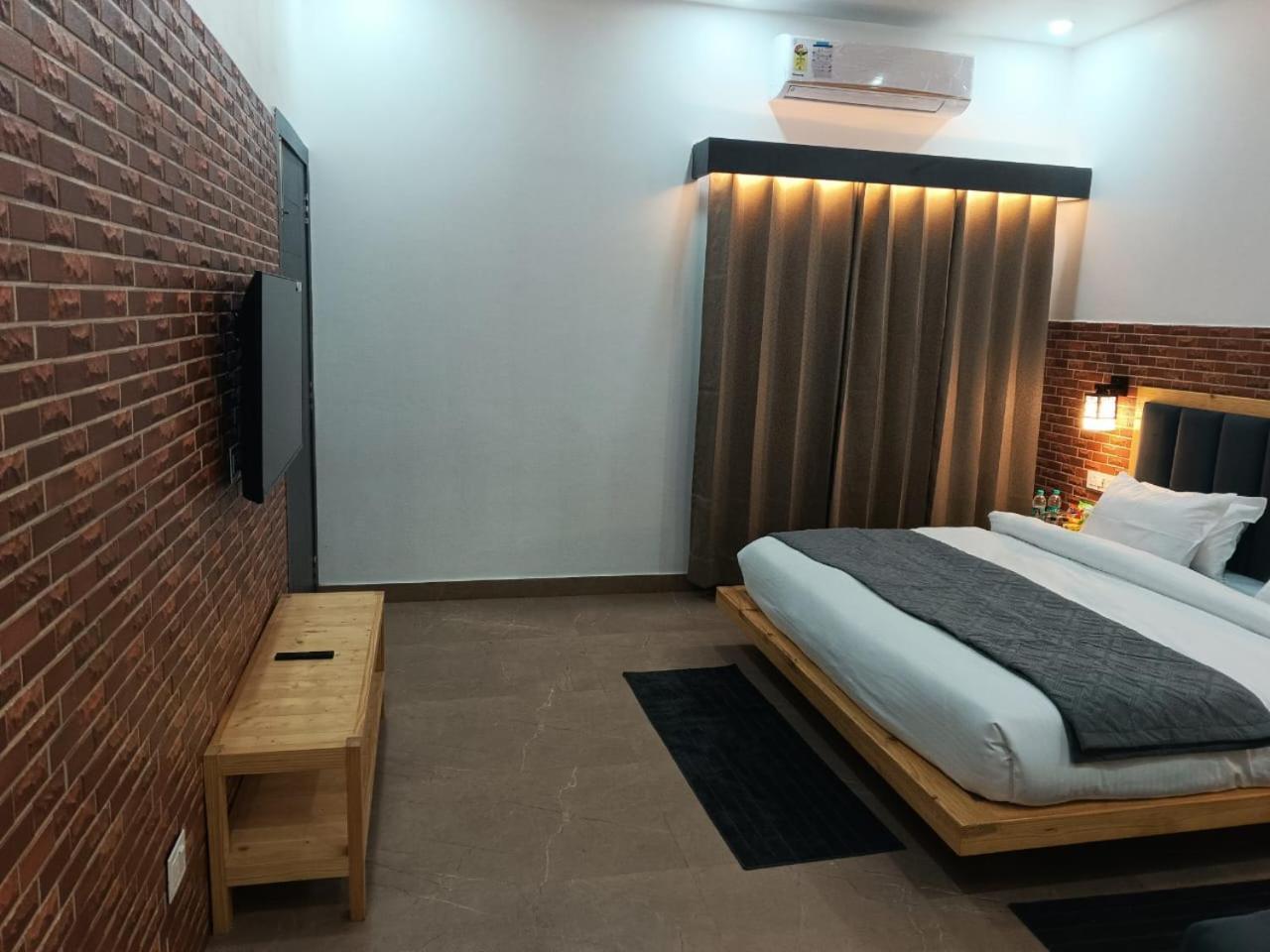 Red Roof Inn Ramnagar  Ngoại thất bức ảnh