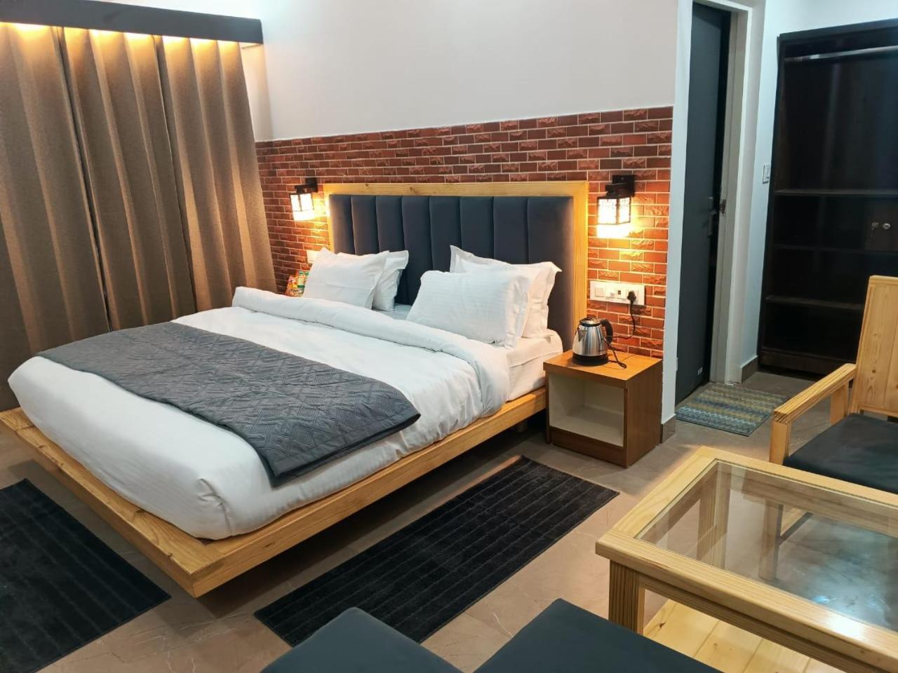 Red Roof Inn Ramnagar  Ngoại thất bức ảnh