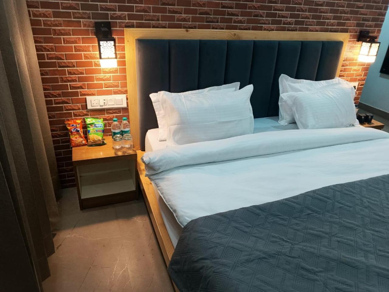 Red Roof Inn Ramnagar  Ngoại thất bức ảnh