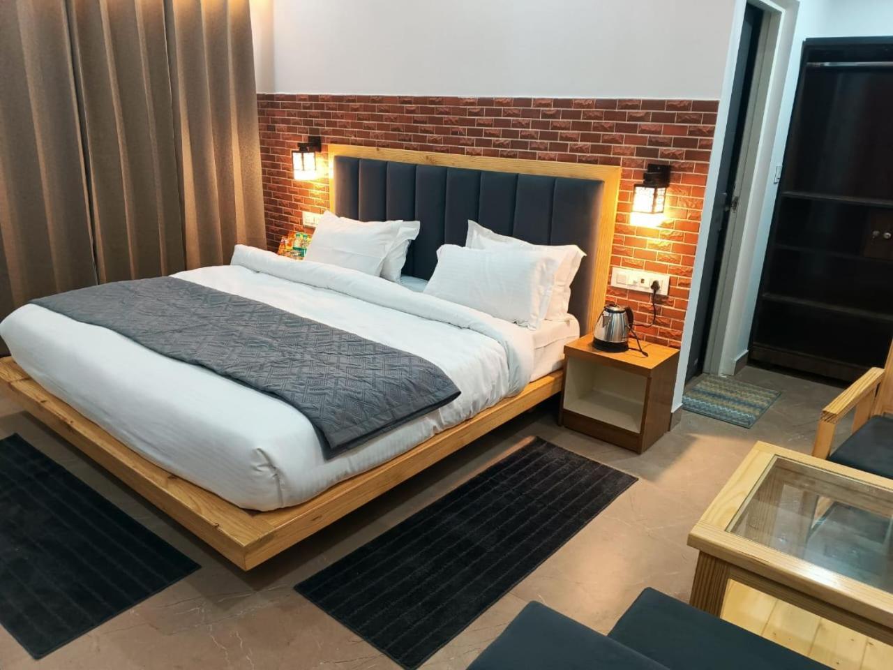Red Roof Inn Ramnagar  Ngoại thất bức ảnh